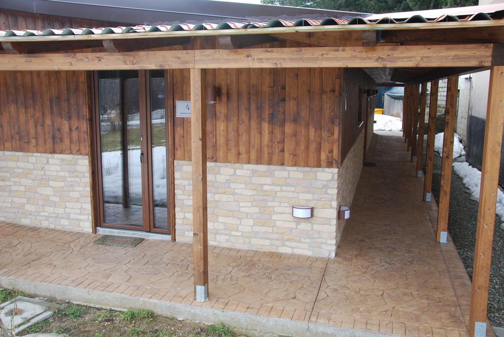 Guest House Caracas Lorica Exterior foto