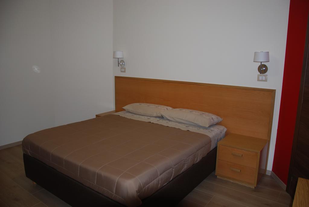 Guest House Caracas Lorica Exterior foto